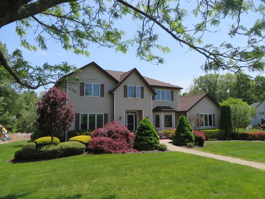 Exterior, Facade, Farmhouse