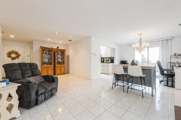 Chandelier, Dining room, Interior, Kitchen, Living room, Recessed Lighting