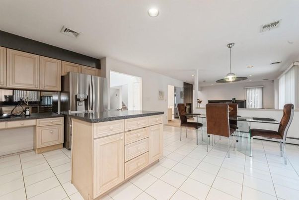 Dining room, Interior, Kitchen, Pendant Lights, Recessed Lighting, Stainless Steel Appliances