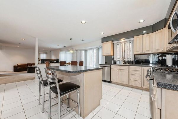 Dining room, Interior, Kitchen, Pendant Lights, Recessed Lighting, Stainless Steel Appliances