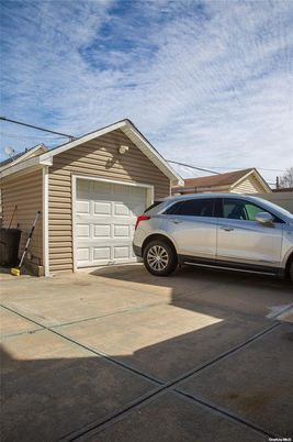 Detached Garage, Exterior