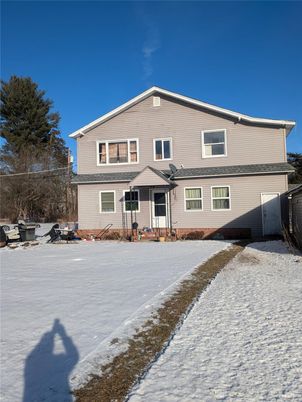 Exterior, Facade, Farmhouse