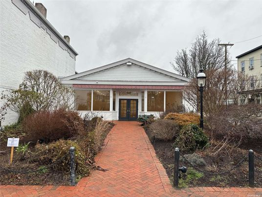 Exterior, Facade, None