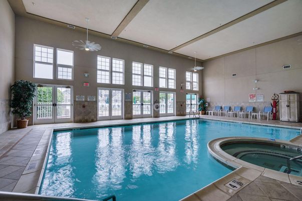 Interior, Pendant Lights, Pool