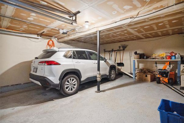 Garage, Interior