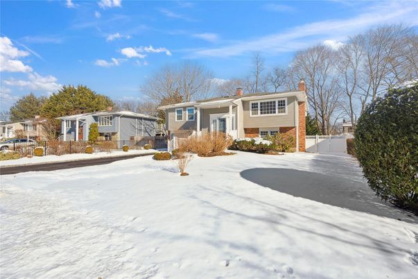 Backyard, Exterior, Facade, Split Level