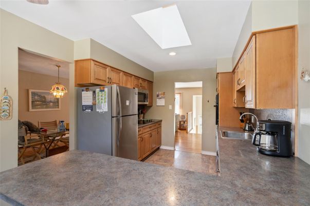 Dining room, Interior, Kitchen, Pendant Lights, Recessed Lighting, Wood Texture Flooring