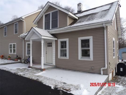 Exterior, Facade, American Craftsman