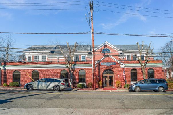 Exterior, Facade, Brick Facade, Rowhouse