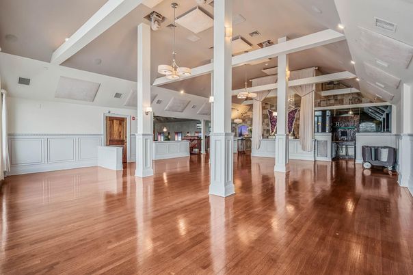 Interior, Pendant Lights, Recessed Lighting, Wood Texture Flooring