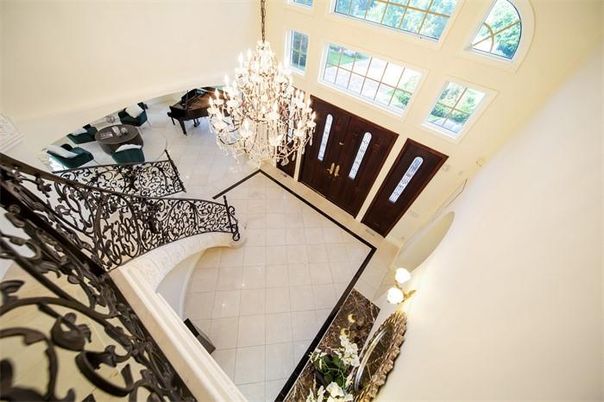 Chandelier, Interior