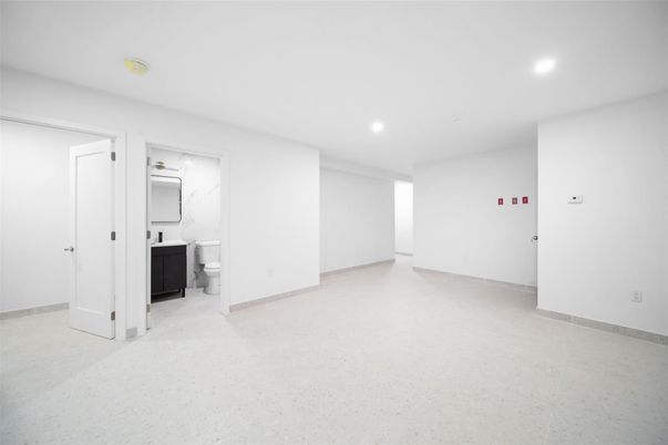 Bathroom, Empty room, Interior, Recessed Lighting