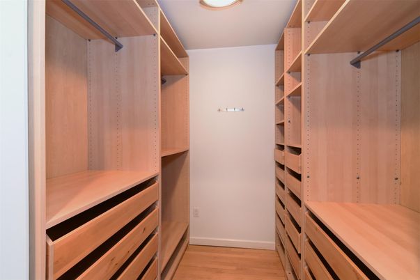 Interior, Walk-in Closets, Wood Texture Flooring