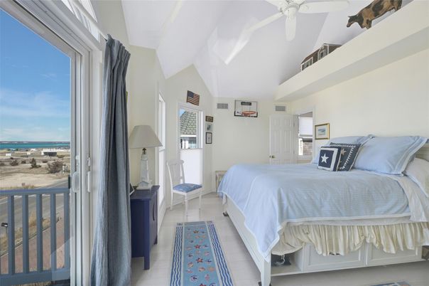 Bedroom, Interior, Water