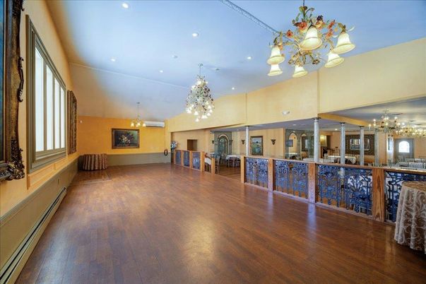 Chandelier, Dining room, Interior, Pendant Lights, Recessed Lighting, Wood Texture Flooring