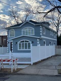 Exterior, Facade, American Craftsman