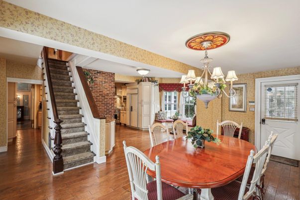 Chandelier, Dining room, Interior, Kitchen, Wood Texture Flooring
