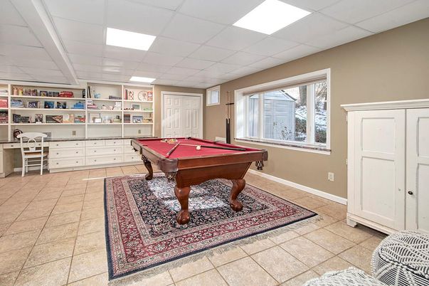 Billiard Table, Game Room, Interior