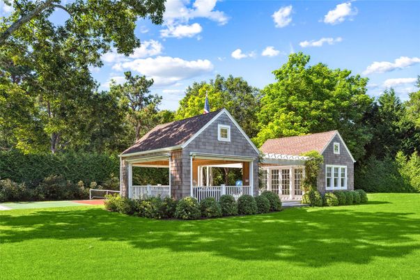 Backyard, Exterior, Facade, Ranch