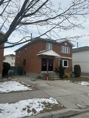Exterior, Facade, Brick Facade, Split Level