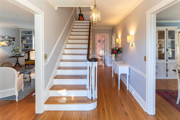 Interior, Pendant Lights, Wood Texture Flooring