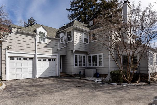 Attached, Exterior, Facade, Rowhouse