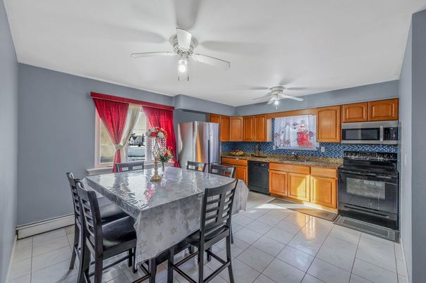 Dining room, Interior, Kitchen, Stainless Steel Appliances