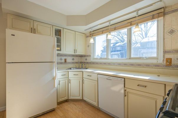 Interior, Kitchen, Pendant Lights, Wood Texture Flooring