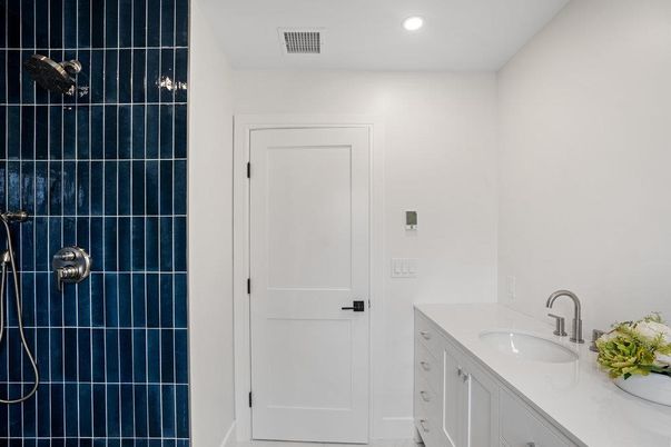 Bathroom, Interior, Recessed Lighting
