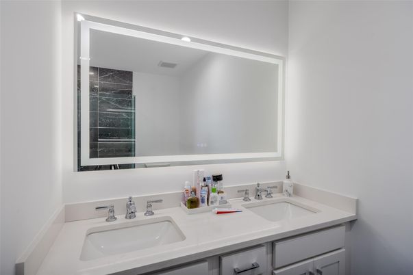 Bathroom, Dual Sink Vanities, Interior