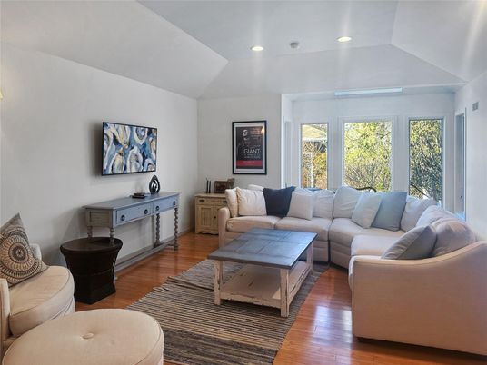 Interior, Living room, Recessed Lighting, Wood Texture Flooring