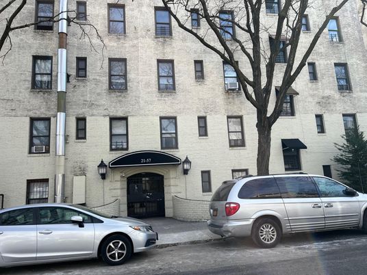 Exterior, Facade, Brick Facade, Rowhouse