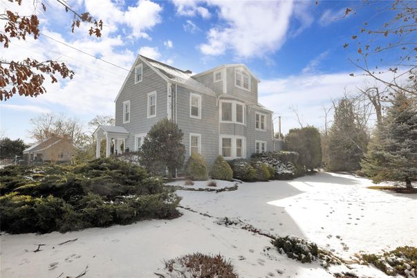 Backyard, Exterior, Facade, Queen Anne Victorian