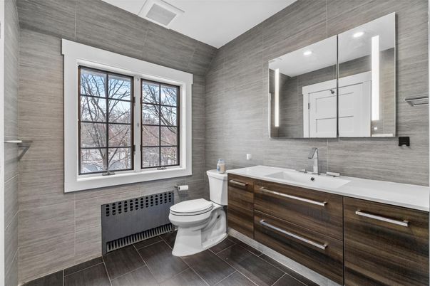 Bathroom, Interior, Recessed Lighting