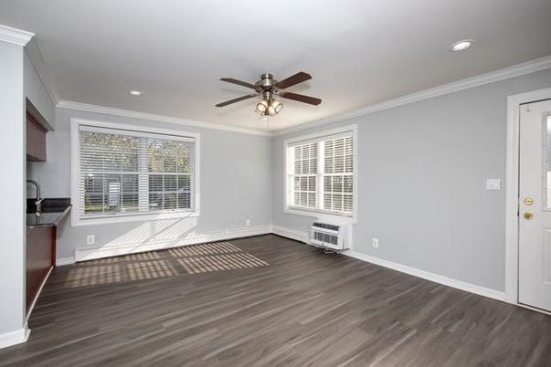 Empty room, Interior, Recessed Lighting, Wood Texture Flooring