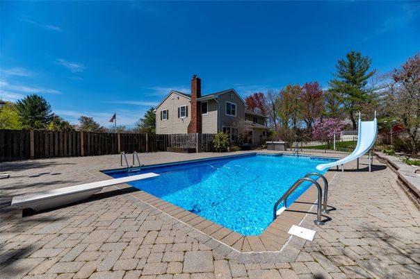Exterior, Playground, Pool
