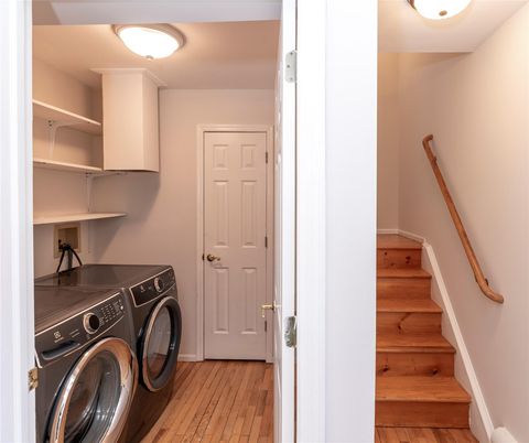 Interior, Washer, Wood Texture Flooring