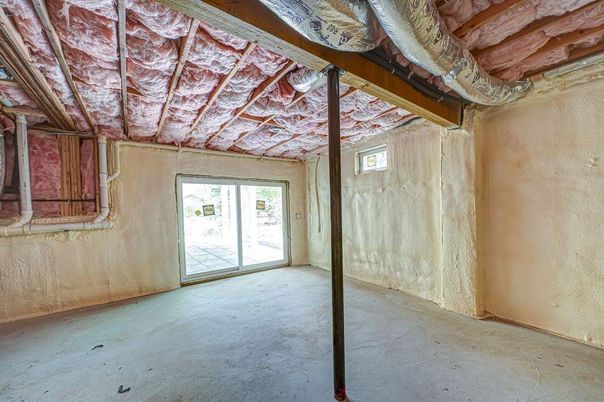 Empty room, Interior, Wooden Beams