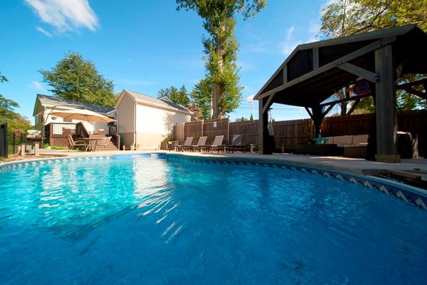 Exterior, Pool