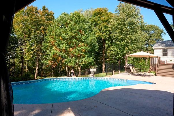 Exterior, Pool
