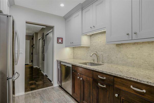 Interior, Kitchen, Recessed Lighting, Wood Texture Flooring