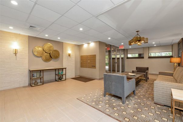 Interior, Living room, Pendant Lights, Recessed Lighting