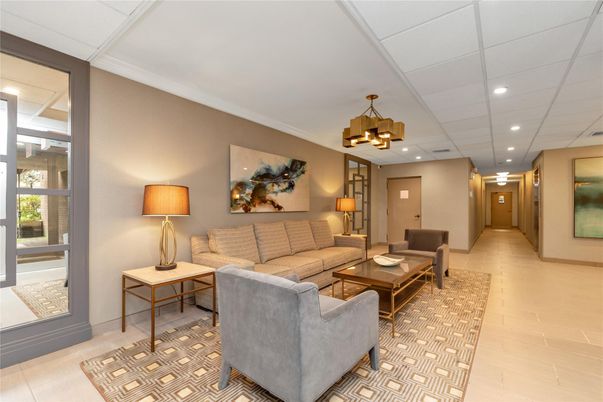 Interior, Living room, Pendant Lights, Recessed Lighting