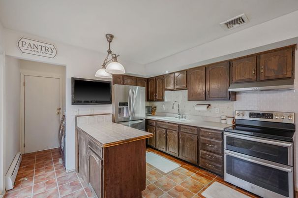 Interior, Kitchen, Pendant Lights, Tile Countertops