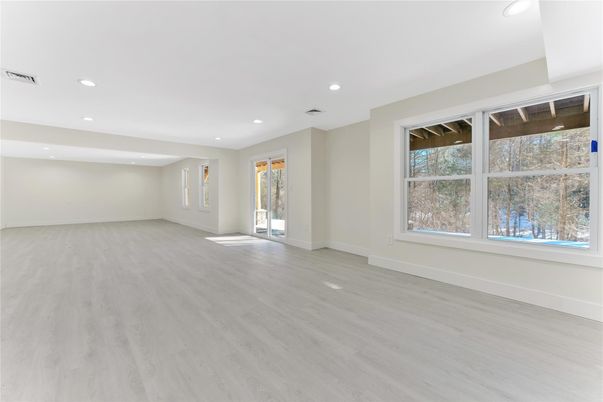 Empty room, Interior, Recessed Lighting, Wood Texture Flooring