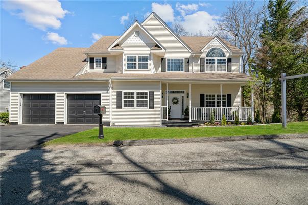 Attached, Exterior, Facade, Farmhouse