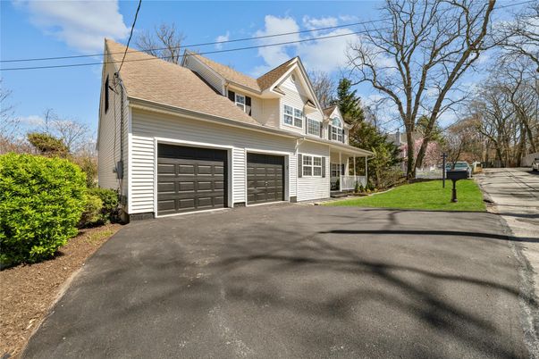 Attached, Exterior, Facade, Cape Cod