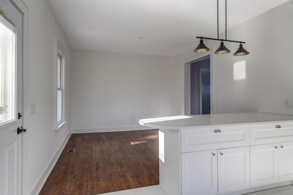 Interior, Pendant Lights, Wood Texture Flooring