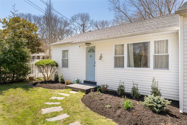 Exterior, Facade, Cape Cod