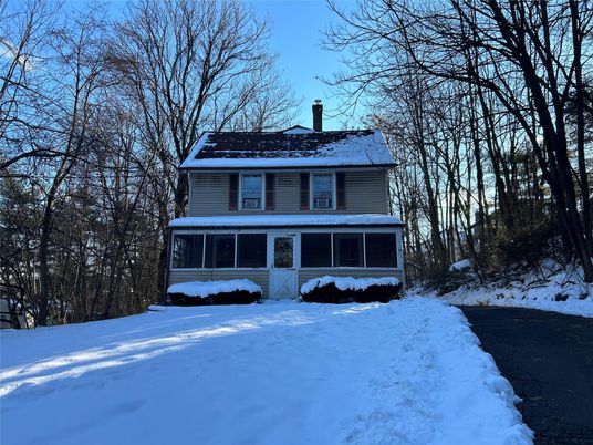 Backyard, Exterior, Facade, American Foursquare